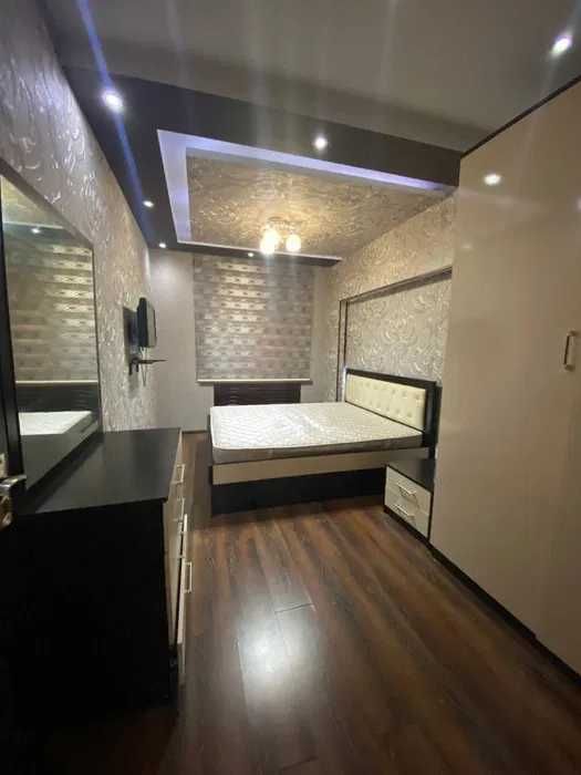 Срочно Продам 4х комн/1/4 В центре Ц-5 Можно под Офис.2*