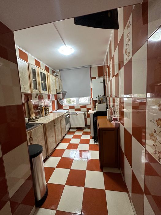 Vand apartament in zona centrala DN1A, Valenni de munte, etaj 2