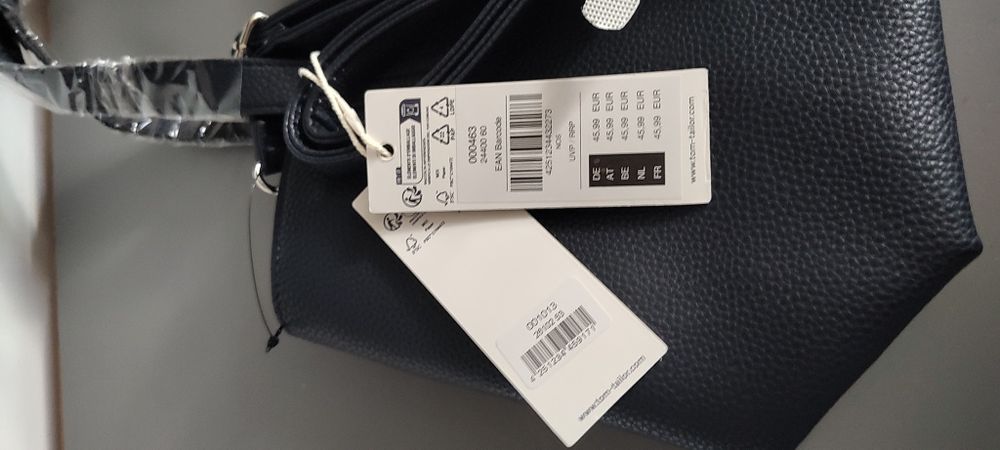 Vând o geanta tomtailor