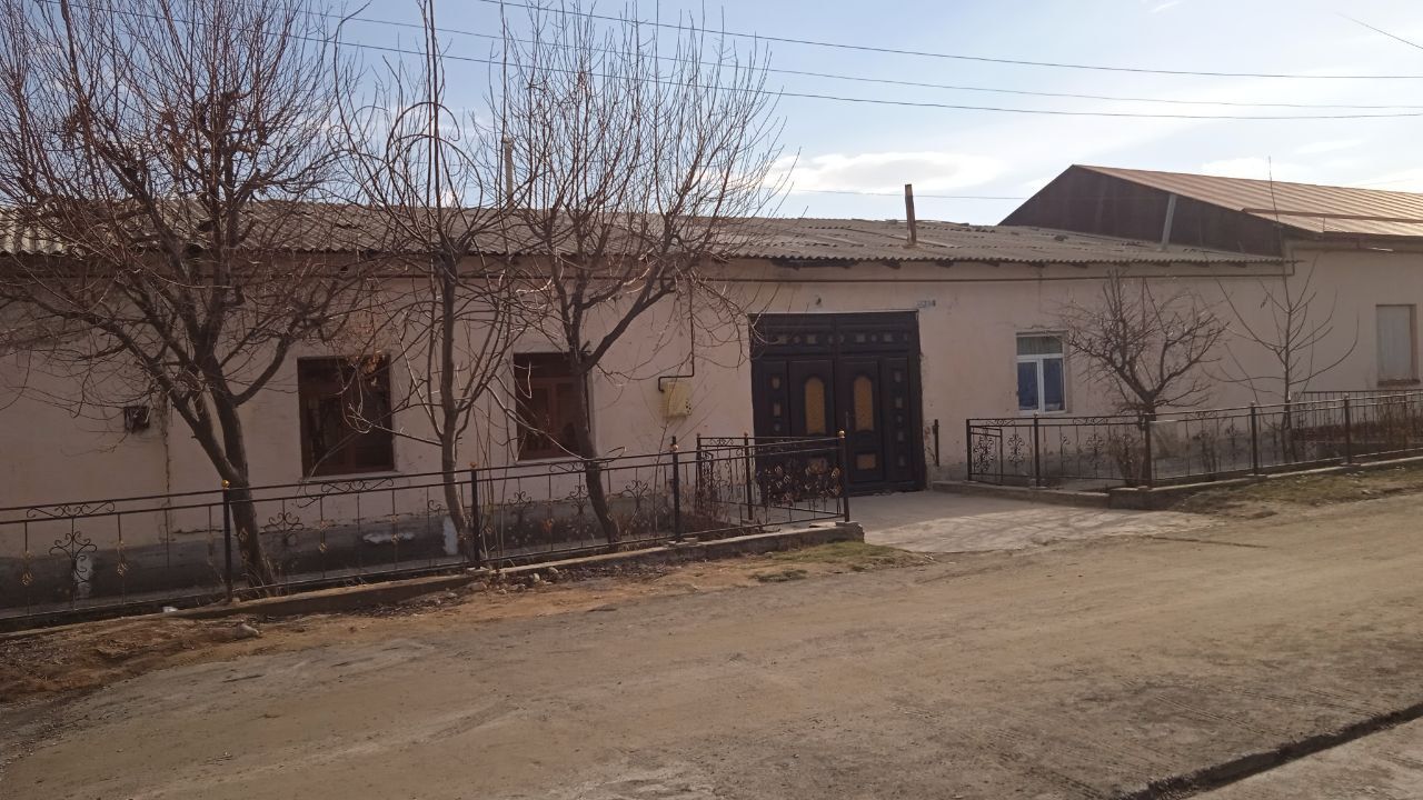 срочна сотилади ховли