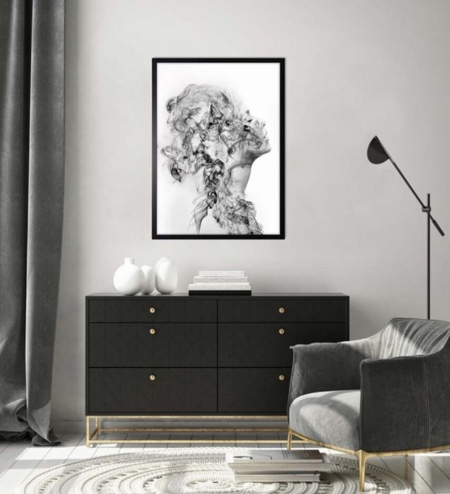 Картина в красива черна рамка 50 х 70 см.