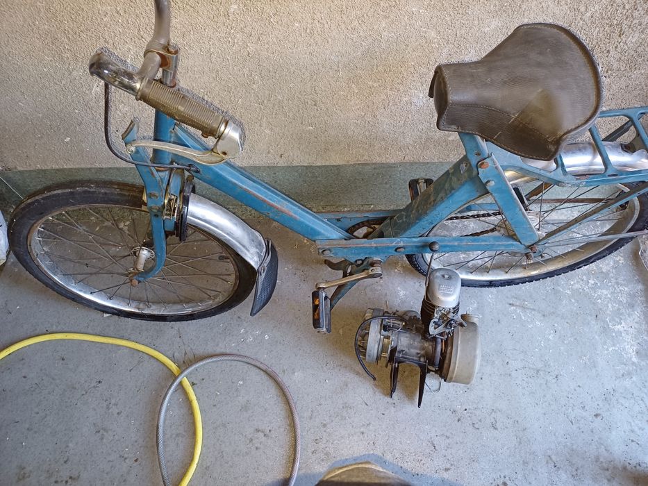 Vând ciclomotor Velosolex 49 cm cubi
