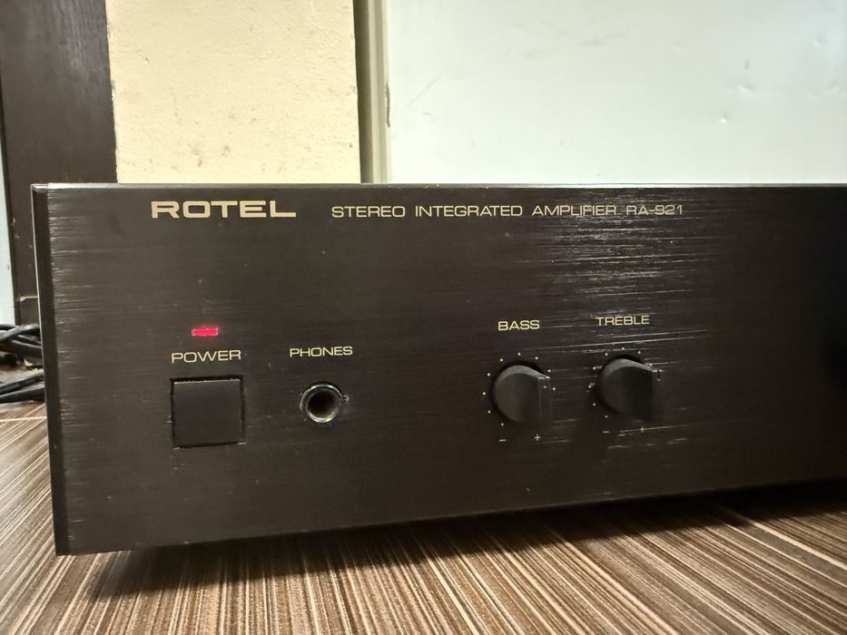 Rotel RA-921 Стерео усилвател