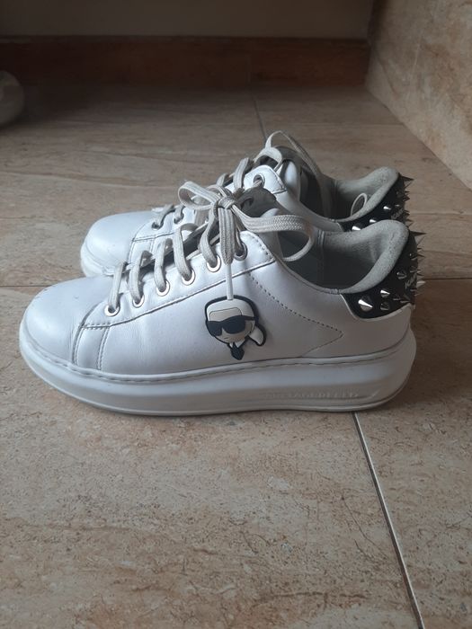 Karl Lagerfeld в много добро състояние!