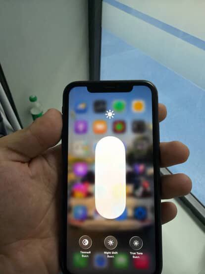 iphone 11. hollati ideal