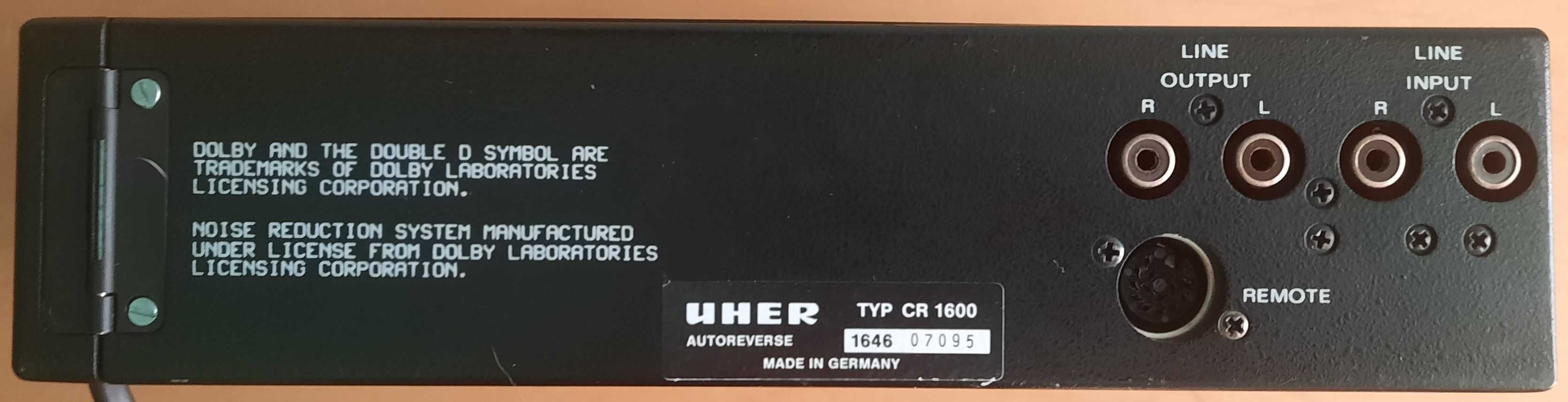 Профессиональный портативный кассетный стереомагнитофон UHER CR 1600