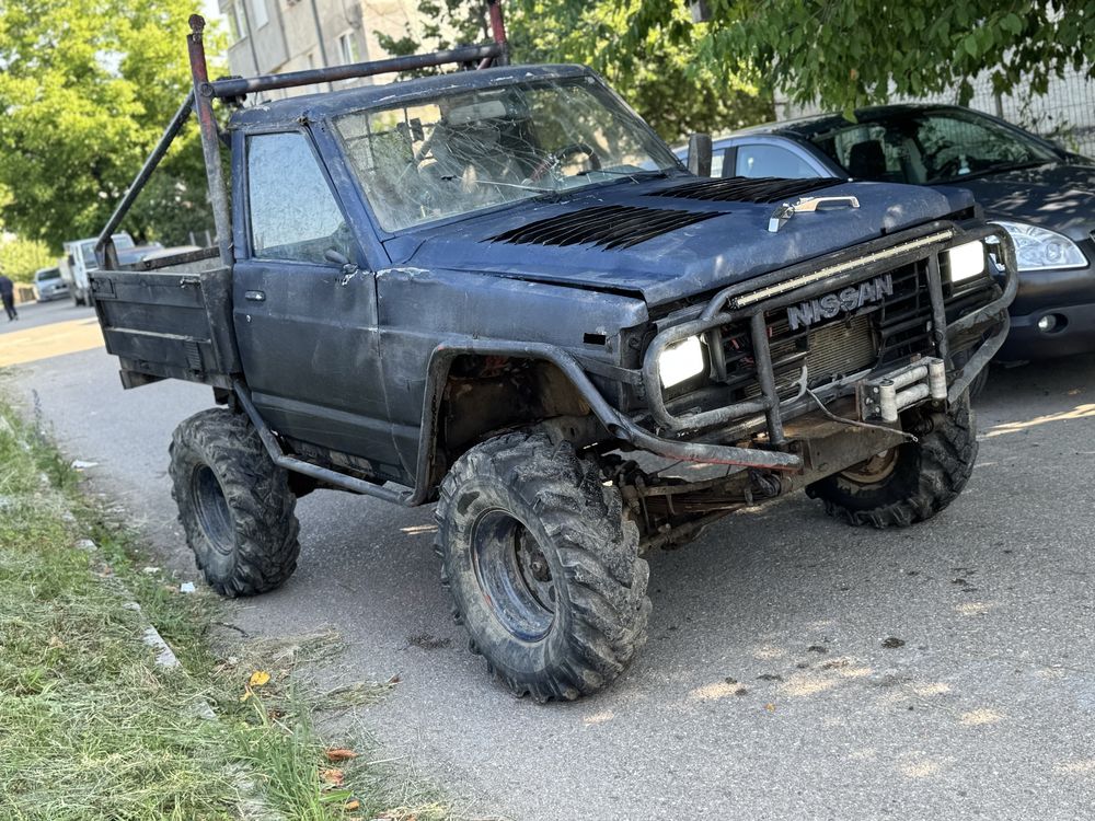 Vand sau schimb Nissan patrol k260  3.3 diesel clasilc