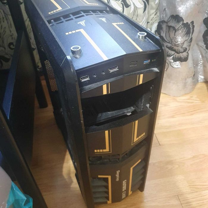 Vand PC vechi gaming office