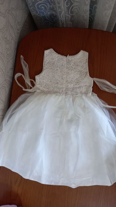 Нарядное платье для девочки 5-7 лет