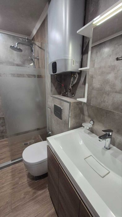 Продава се Двустаен апартамент в Пловдив, Център - 64 кв.м за 2407 €/кв.м - Снимка #6