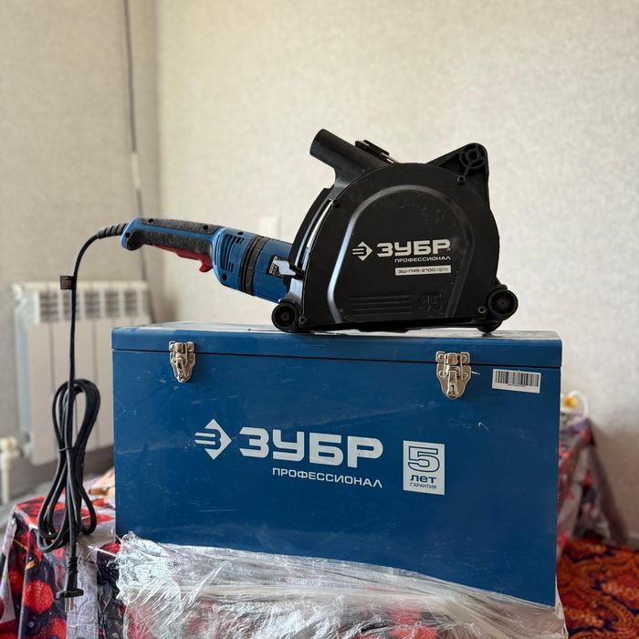 Штроборез электрический Зубр профессионал  180