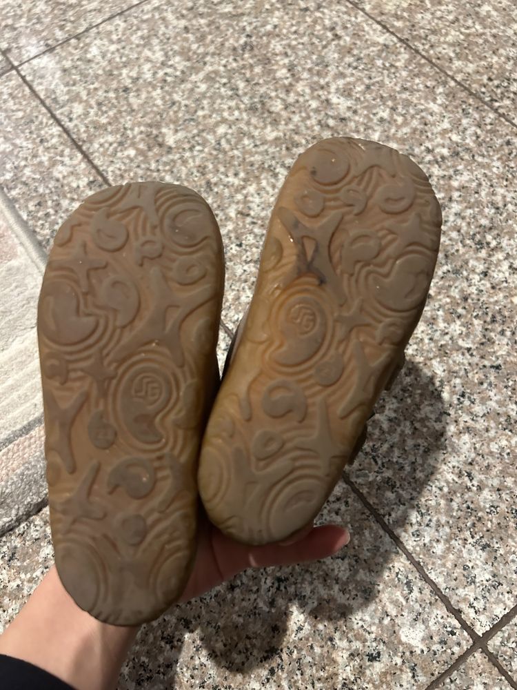 Vând ghetuțe fetițe Dodo shoes