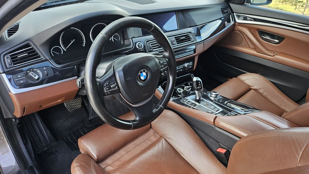 Dezmembrari Dezmembrez bmw f10 f11 2.0 Diesel 184 cp interior piele