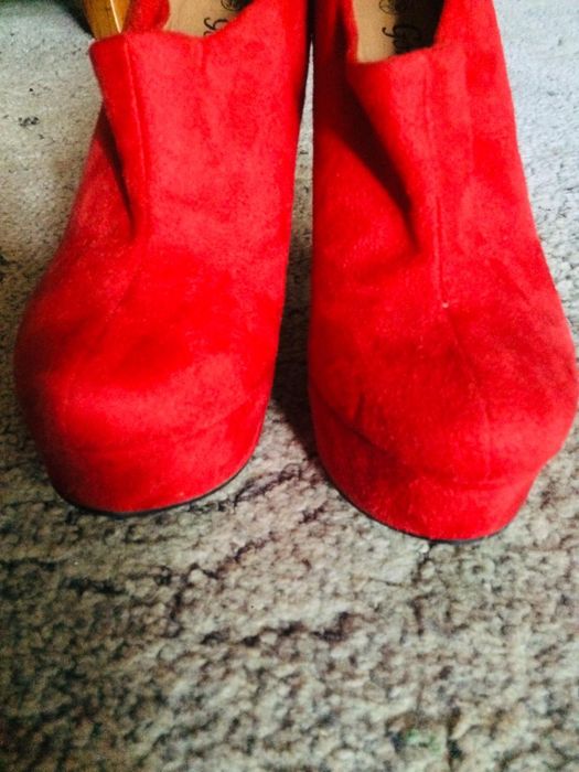 Продаю ботильоны