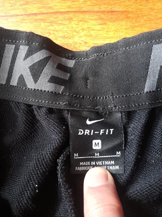 Nike dri fit мъжко долнище M- L размер.
