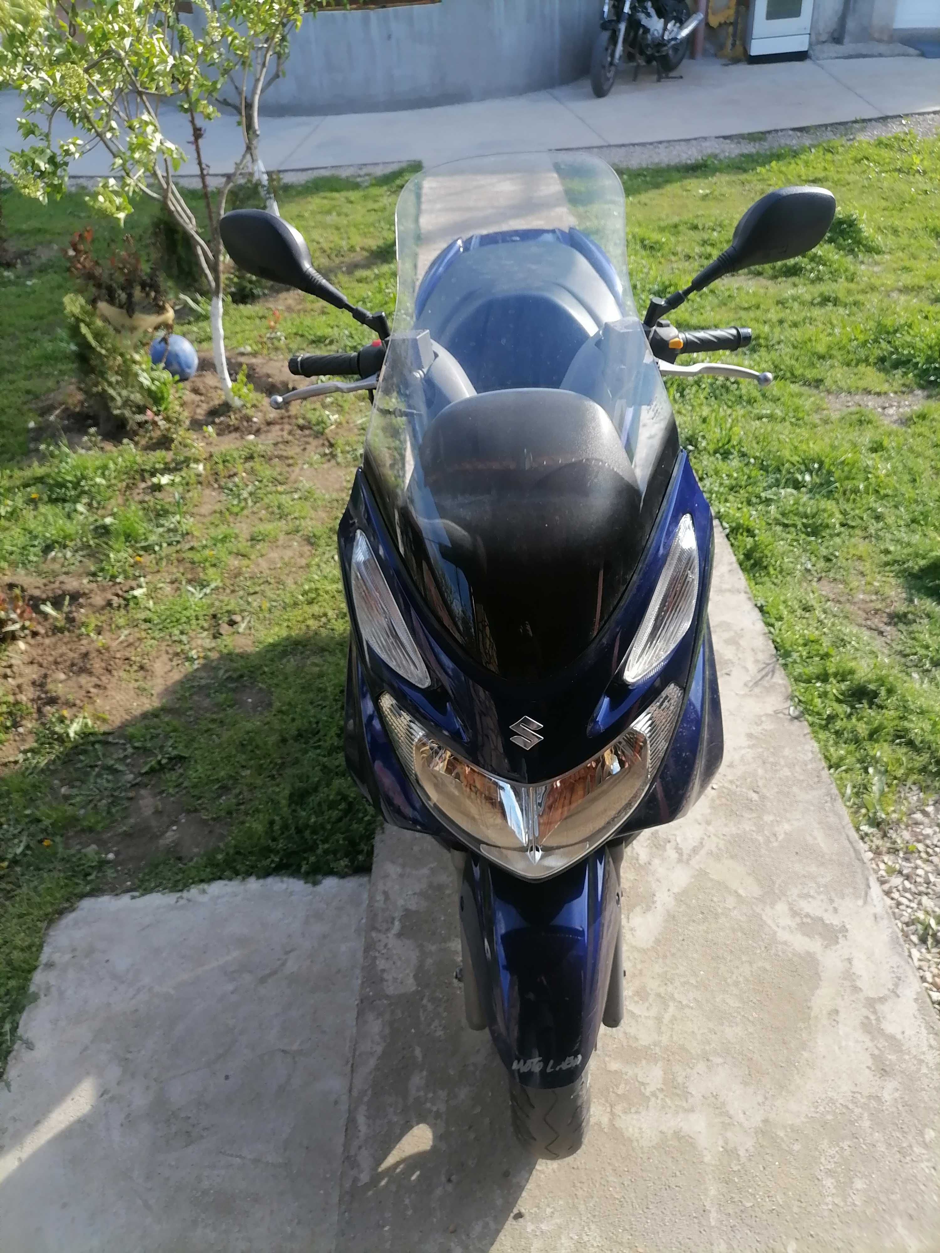 Suzuki. Burgman 125