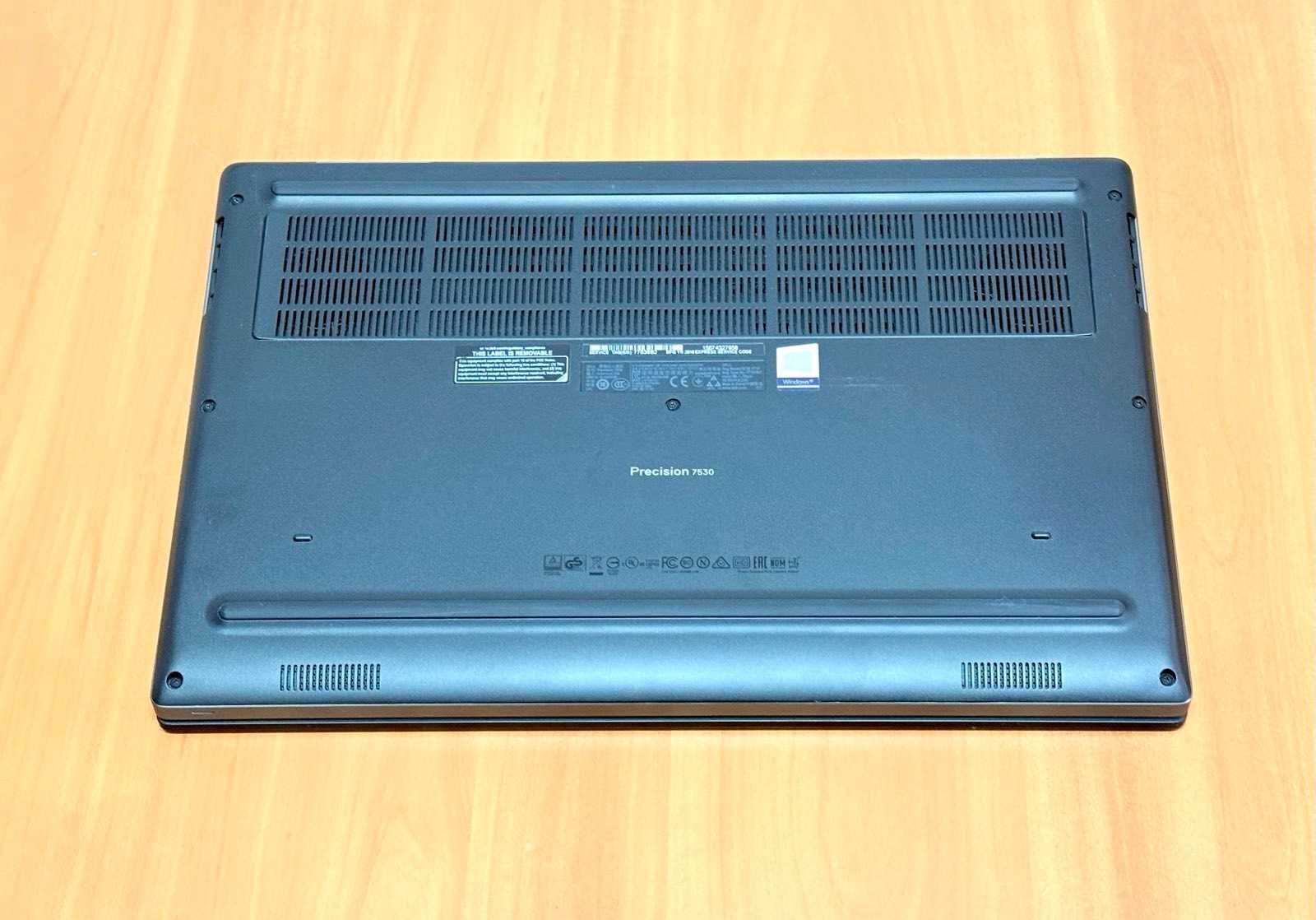 15.6" FHD IPS/Dell Precision 7530/i7-8850H/32GB/512GB SSD/Quadro P2000