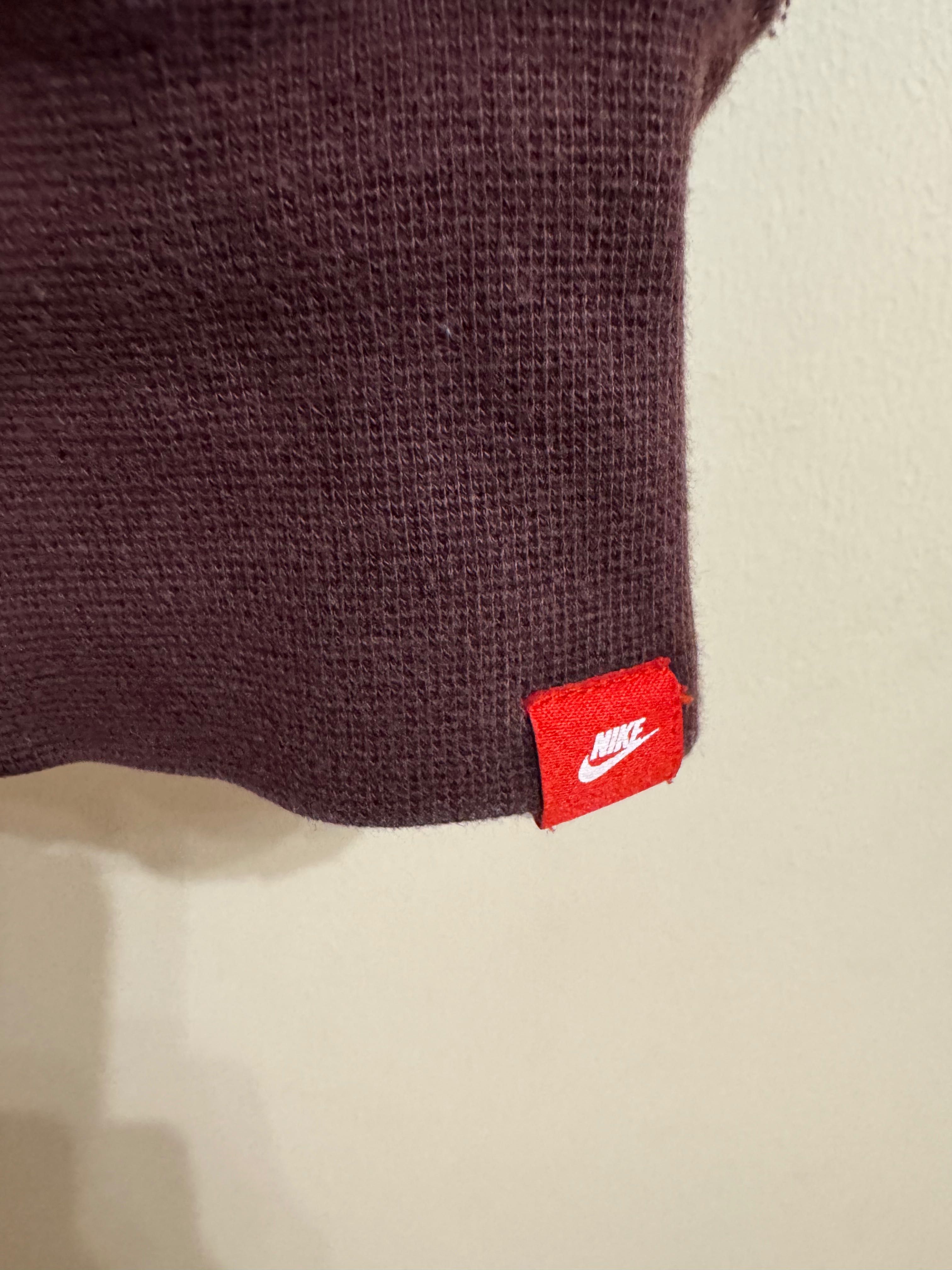 2 броя Nike Sweatshirt.
