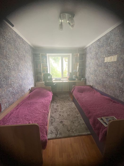 Спальный гарнитур 2 кровати, шкаф, письменный стол с полочками
