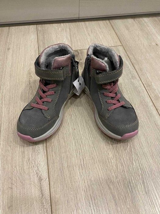 Новые детские кожаные демисезонные ботинки 28 размер из Европы