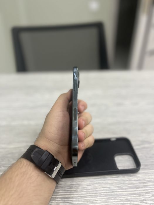 Продается айфон 13 про мах