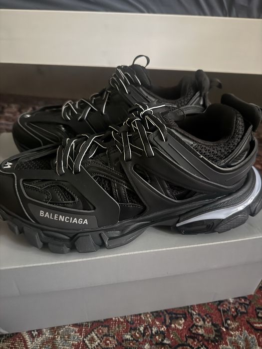 vand balenciaga track led