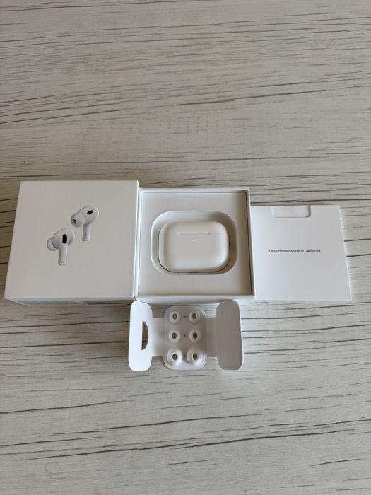 Apple AirPods Pro (2nd generation) with MagSafe Charging Case