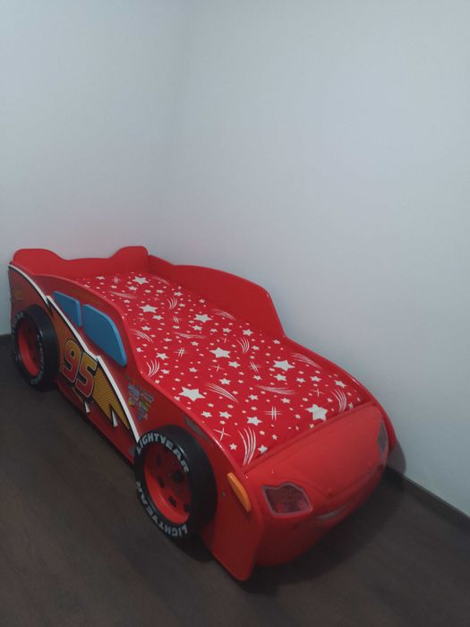 Vând pat copii Fulger Mcqueen