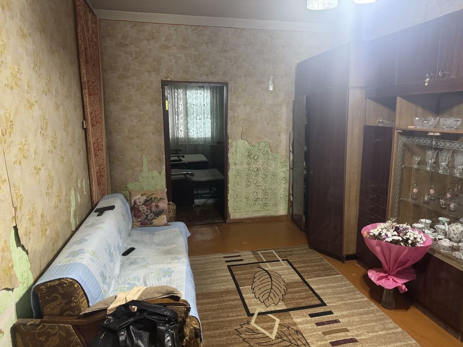 Куйлюк массив 1, оринтир гостиница Hayot продаётся 3-х ком квартира