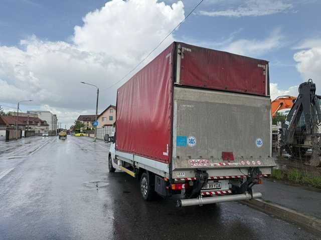Renault Master cu lift