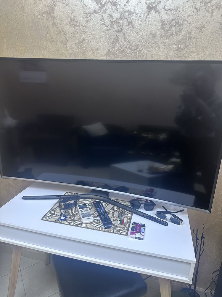 Телевизор Samsung Smart LED 55" 138 см Извит 4K Ultra HD Smart