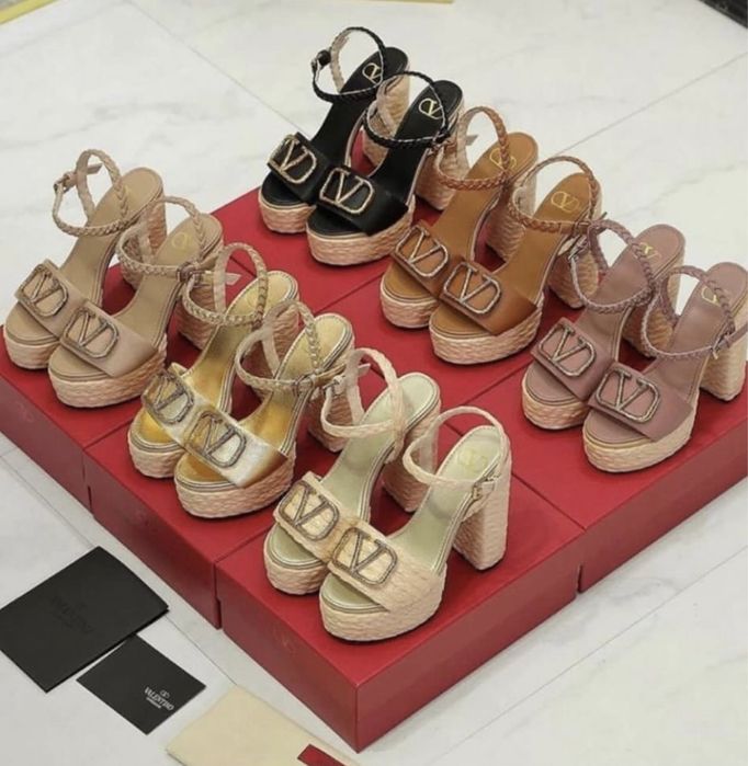 Обувки на ток всякакъв бранд