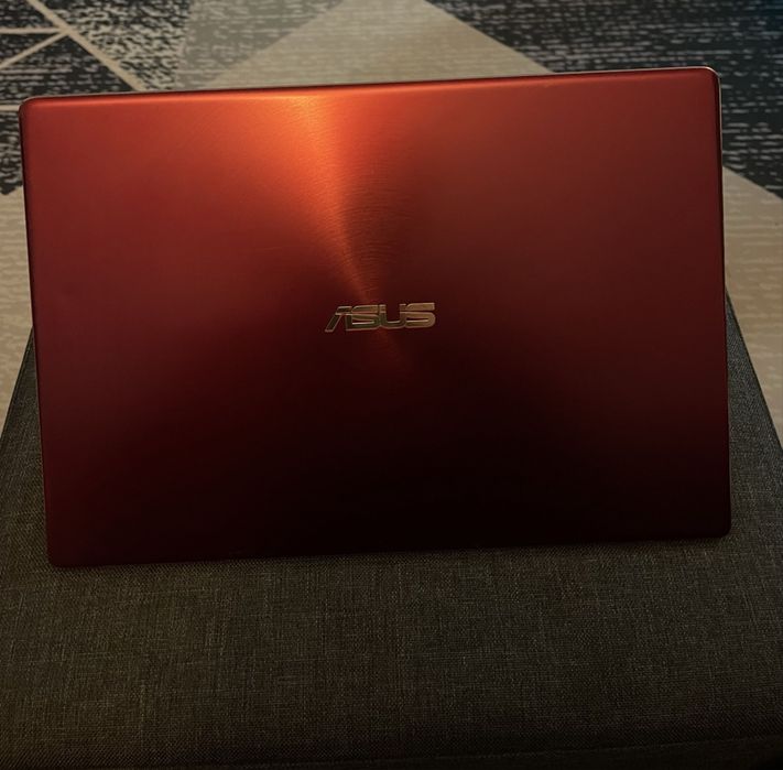 Laptop ultraslim Asus Zenbook ca nou