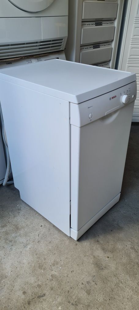 Свободностояща  Съдомиялна машина Bosch 9 к-та, 4 програми, Клас A, Ш