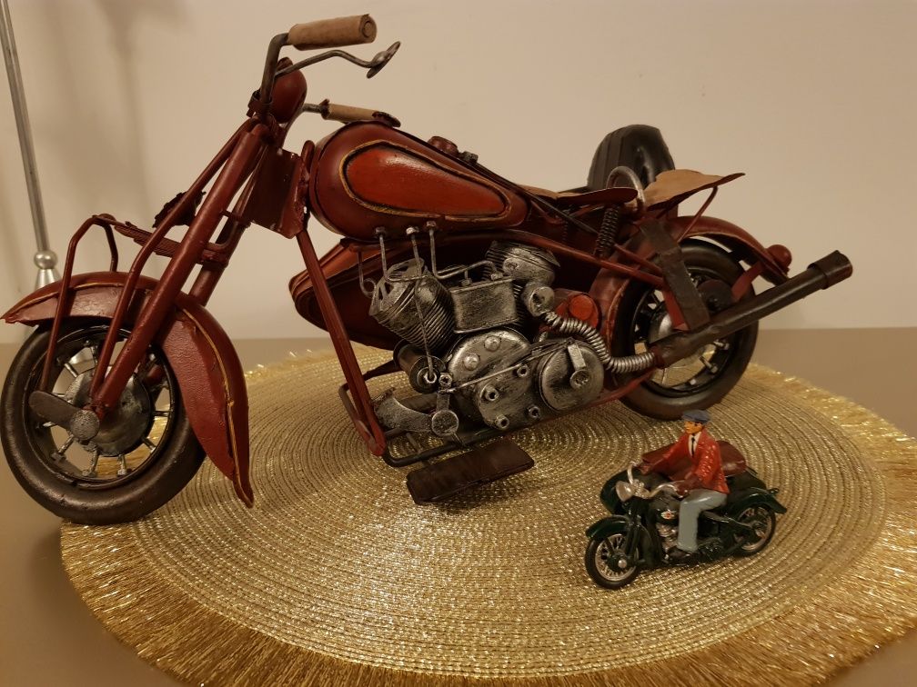 Motocicleta și bicicletă vechi  hand made