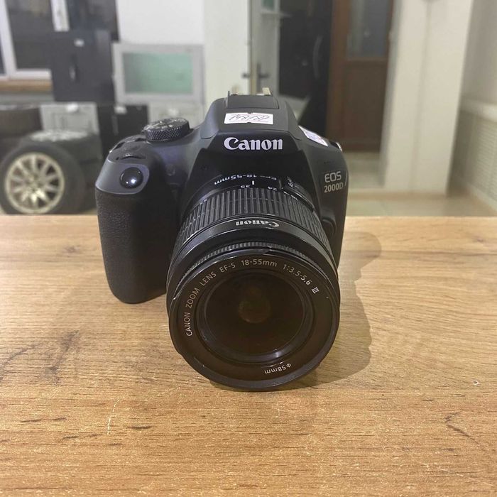 к162/Зеркальный фотоппарат Canon EOS 2000D/sk148787