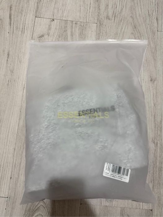 Pantaloni scurti essentials gri