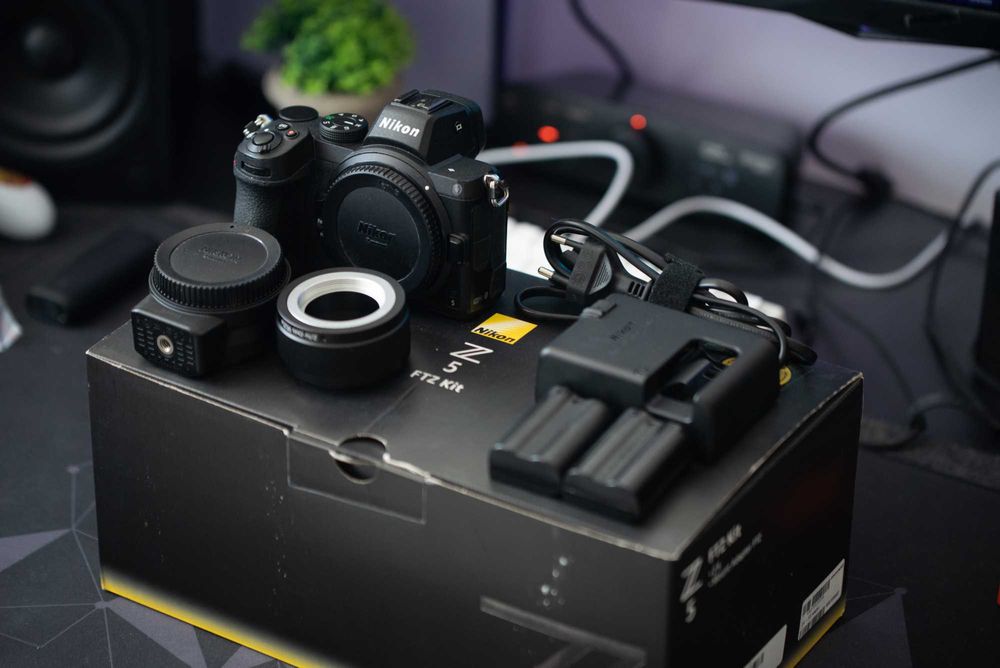 KIT Camera Foto Nikon Z5 + Adaptor FTZ Mirrorless + Flash 24.3 MP
