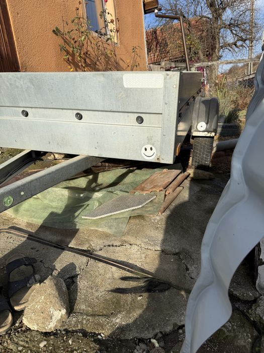 Vand remorca marca Pop Industry