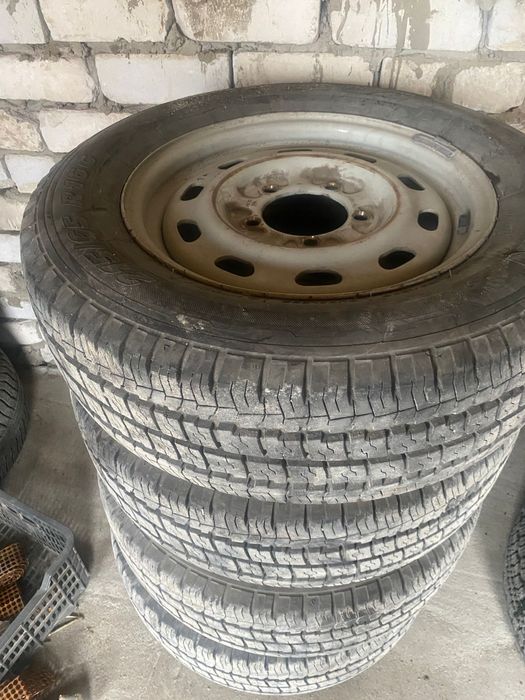 Продам комплект колес на Газ Соболь или на ниву 215/65/R16C