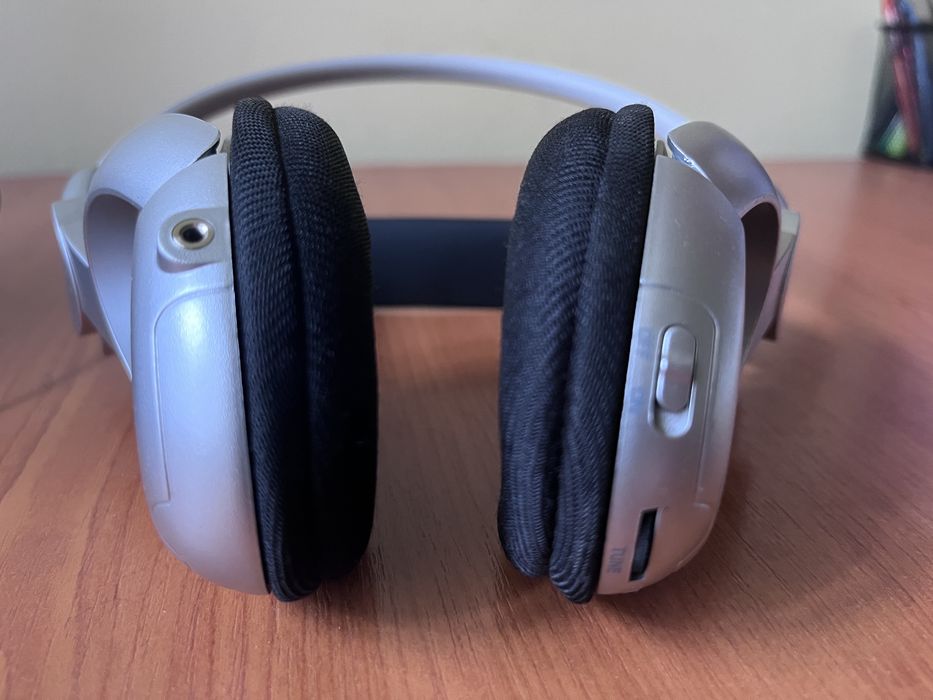 Casti wireless cu baterii reincarcabile