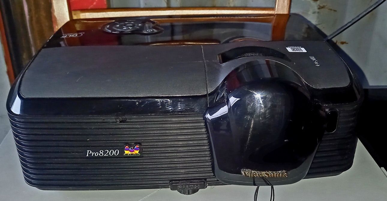 Проектор ViewSonic pro 8200