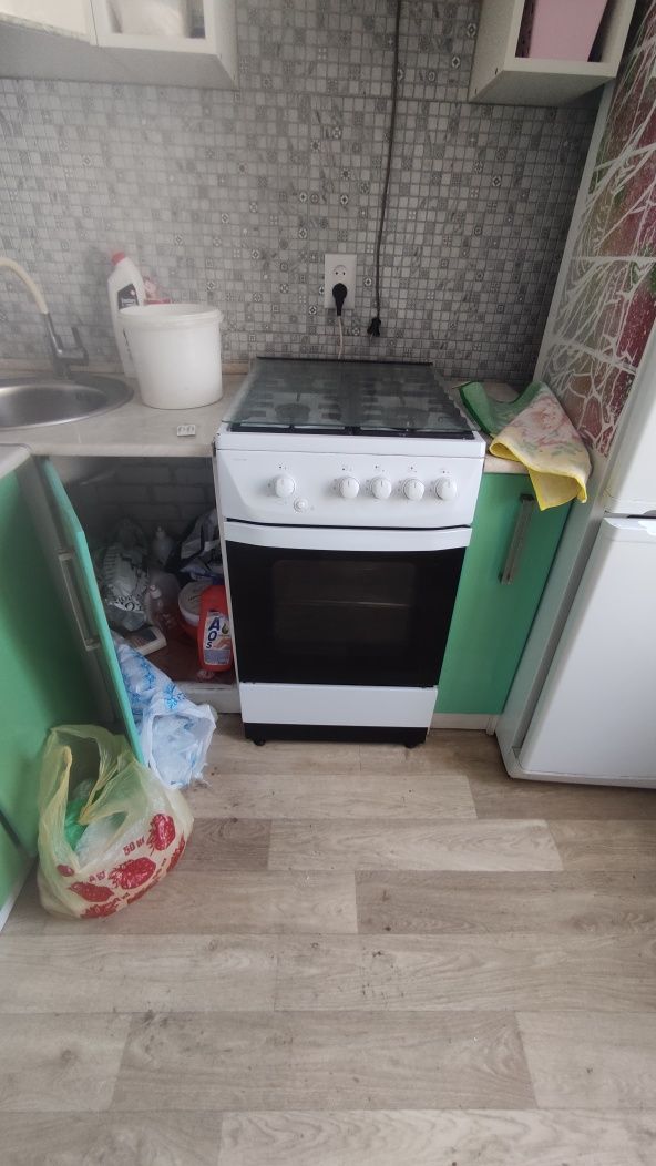 Стол,  газ плита, принтер