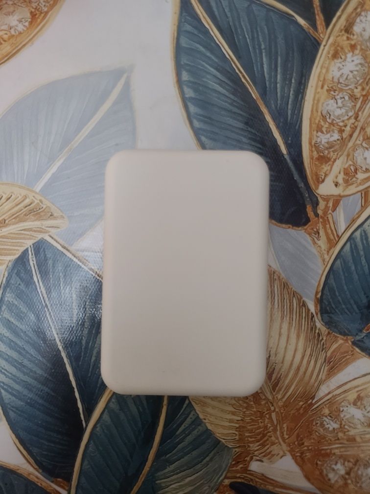 Повербанк Magsafe