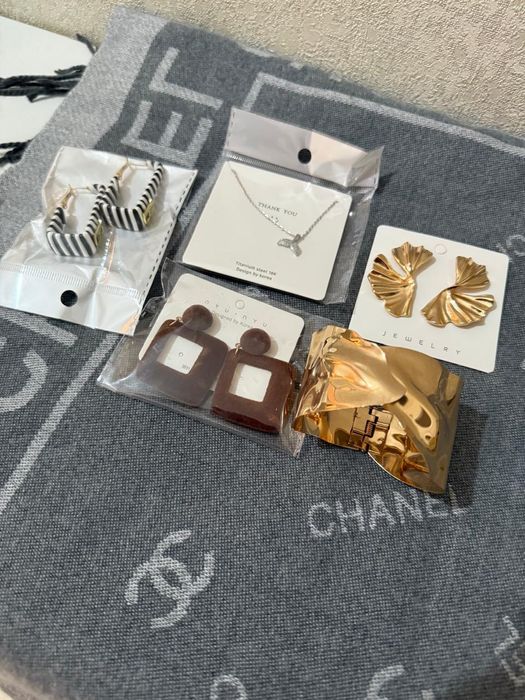 Продам бижутерию