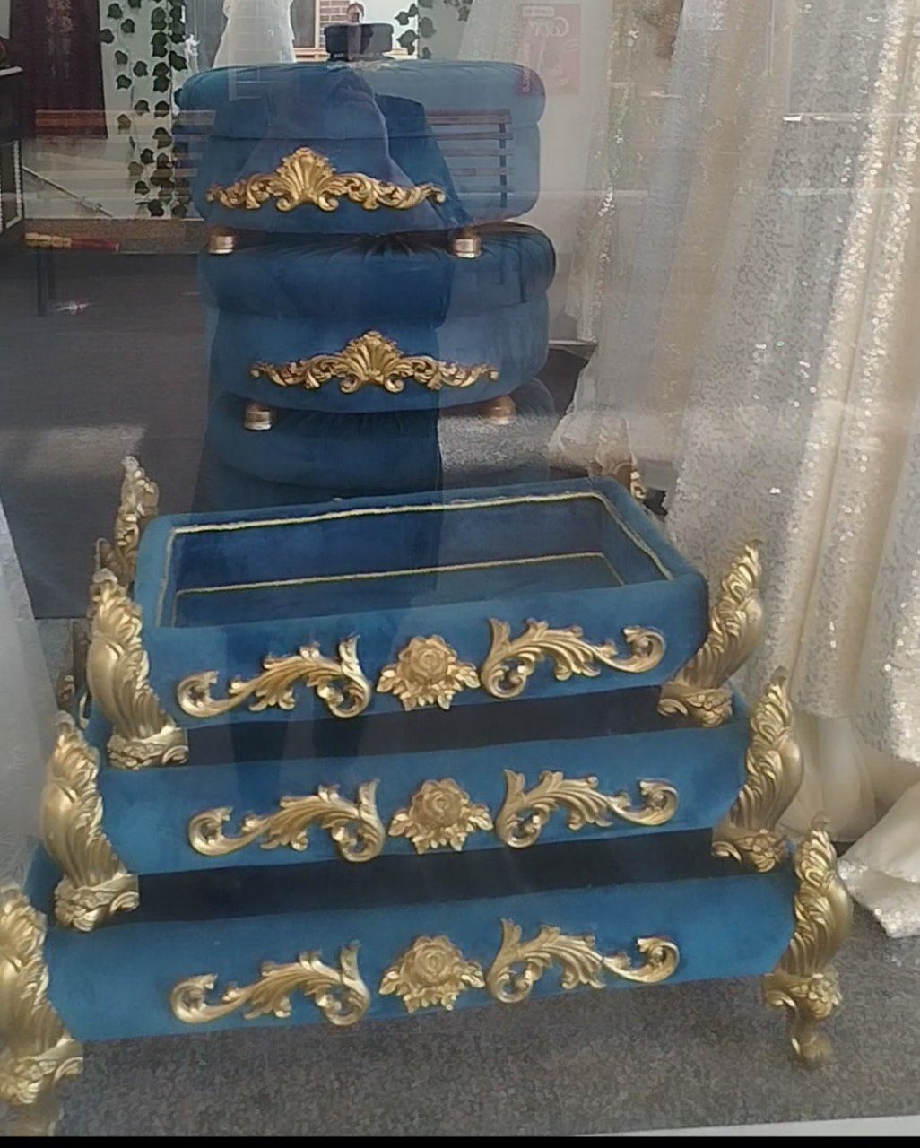Guzalik saloni uchun jixozlar sotiladi