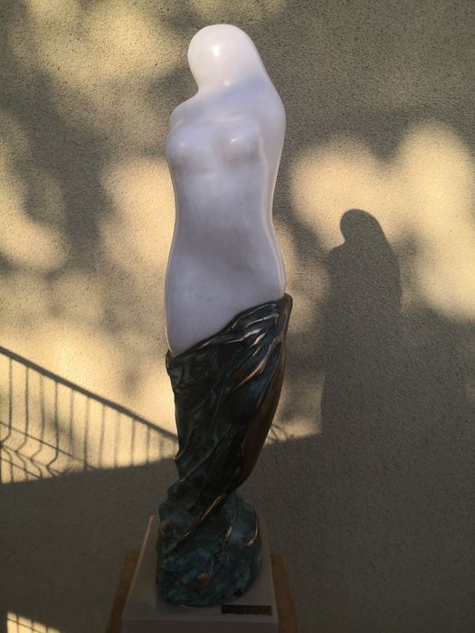 Vind sculptura bronz cu marmura Marcel Guguianu