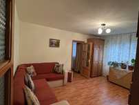 Apartament 3 camere, semidecomandat, etajul 2, Zona Dumbrava 1