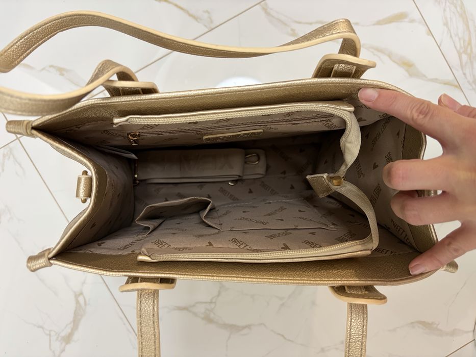 Чисто нова чанта, Sweet years