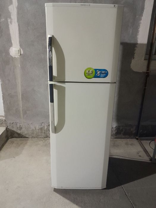 Срочно продам холодильник LG